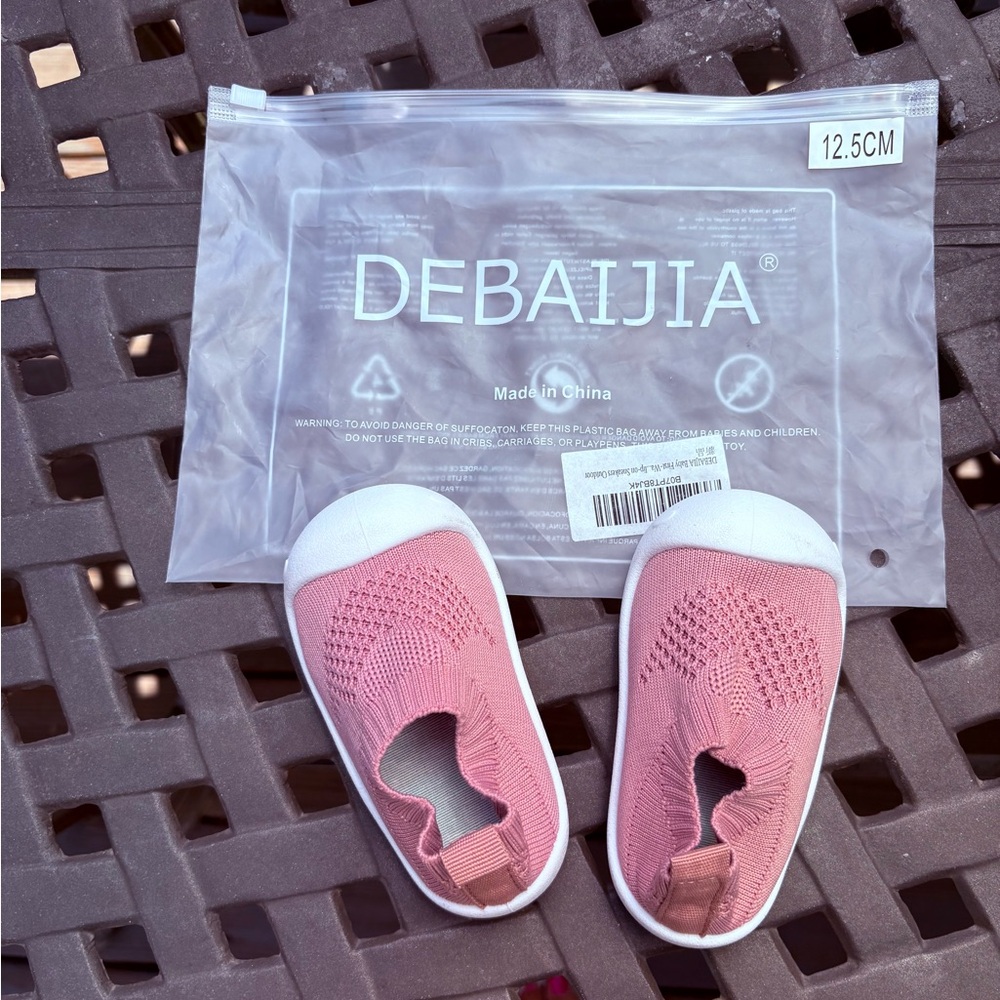 Debaijia Pink Baby Shoes, size 4